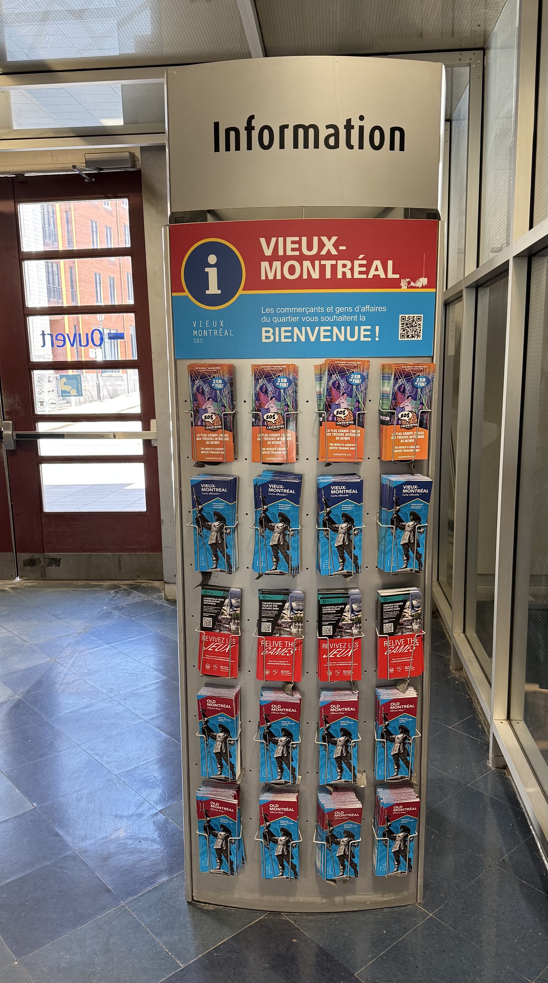 Présentoir principal de la carte officielle au Marché Bonsecours